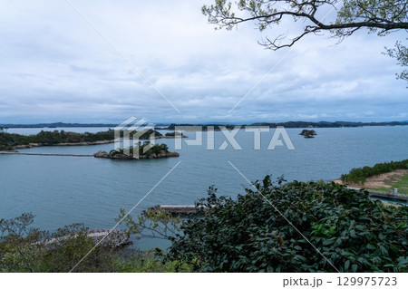 仙台の松島の毘沙門堂の裏側からの風景（四大観・偉観・多聞山） 129975723