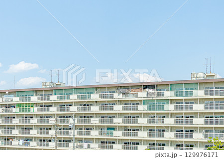 築古の集合住宅 築古の集合住宅 129976171