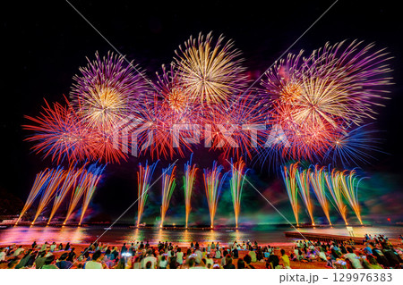 【静岡県】土肥サマーフェスティバル2025　海上花火大会 129976383