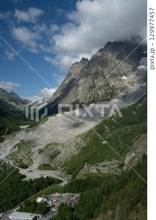 北イタリア・アオスタからの眺め　エントレヴェス 129977457