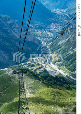 北イタリア・アオスタからの眺め　エントレヴェス 129977461