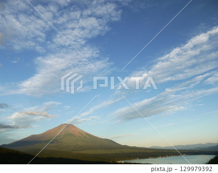 夏の早朝の富士山 夏の早朝の富士山 129979392