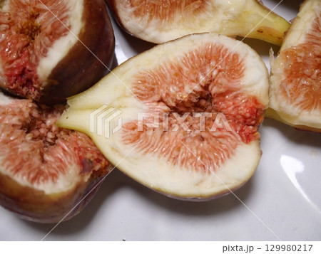 たくさんのイチジク たくさんのイチジク 129980217