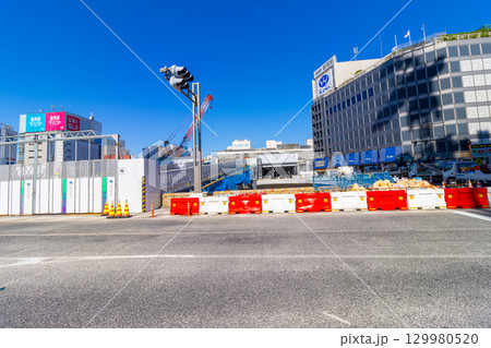 新宿西口ロータリー 129980520