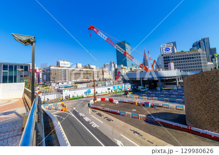 新宿西口ロータリー 129980626