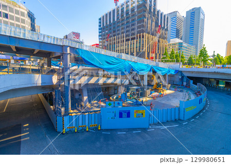 新宿西口ロータリー 129980651