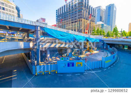 新宿西口ロータリー 129980652