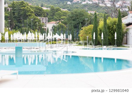リゾートプール 129981040