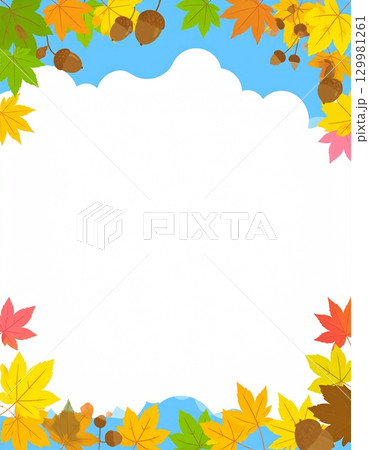 紅葉とどんぐりが賑やかな雰囲気の爽やかな青空背景の秋のフレーム 129981261