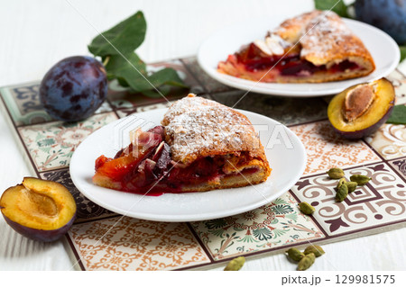 Plum Tart Delight. 129981575