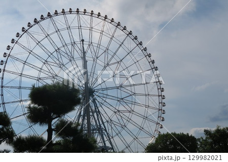 葛西臨海公園の観覧車を見上げてみた 129982021