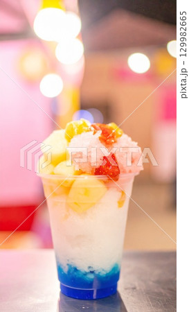 カラフルなアイスクリーム 129982665