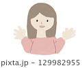 手を振る女性 129982955