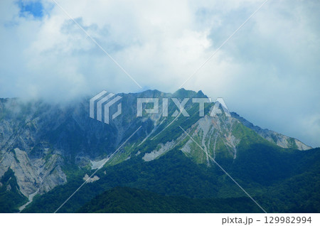 夏の 大山南壁 129982994