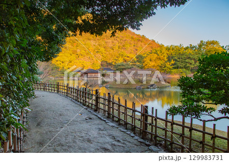 特別名所　栗林公園の朝焼け 129983731