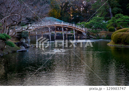 特別名所　栗林公園の朝焼け 129983747