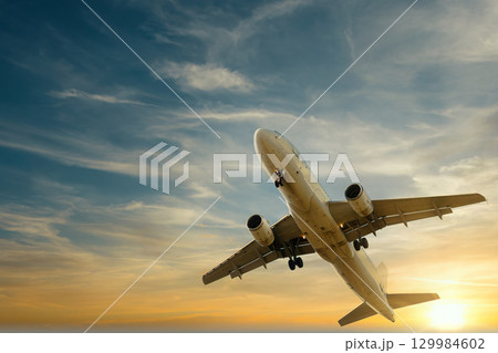 Modern Airplane Approaches for Landing at Barajas Airport, Madrid. 129984602