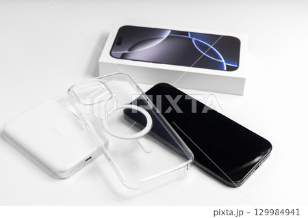 High-tech smartphone with magnetic case and powerbank High-tech smartphone with magnetic case and powerbank 129984941