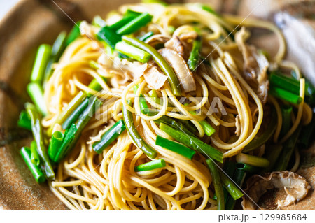 さっと作れて人気の美味しい和風パスタ(手作り素材) 129985684