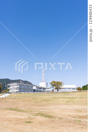 「麦わらの一味ヒノ国復興編」のロビン像が設置されている「旧東海大学阿蘇キャンパス」周辺風景 129986433