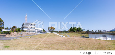 「麦わらの一味ヒノ国復興編」のロビン像が設置されている「旧東海大学阿蘇キャンパス」周辺風景 129986465