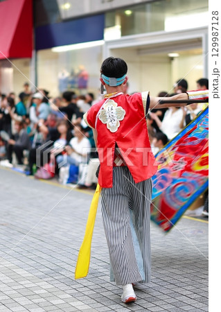 帯屋町で踊るよさこい祭り 129987128