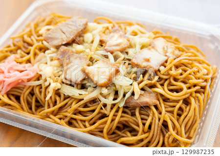 おいしい屋台風ソース焼きそば 129987235