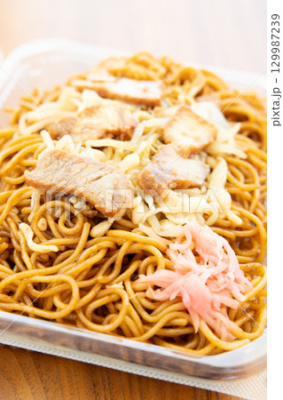 おいしい屋台風ソース焼きそば 129987239