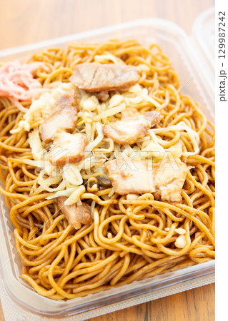 おいしい屋台風ソース焼きそば 129987242