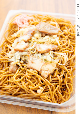 おいしい屋台風ソース焼きそば 129987244