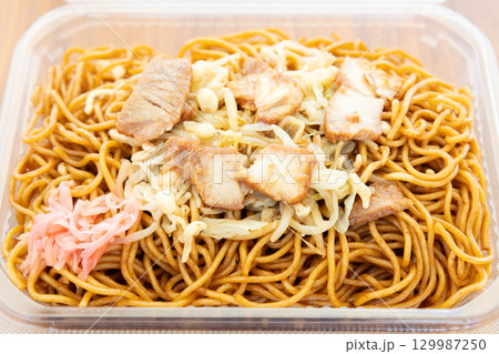 おいしい屋台風ソース焼きそば 129987250