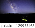 《愛媛県 翠波高原》 翠波高原展望台からの天の川、星空 129988168