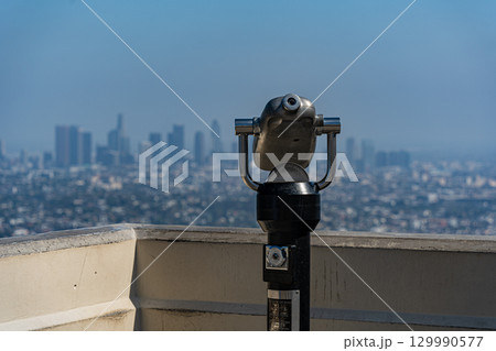アメリカ グリフィス天文台から望むロサンゼルスのダウンタウンの街並み アメリカ グリフィス天文台から望むロサンゼルスのダウンタウンの街並み 129990577