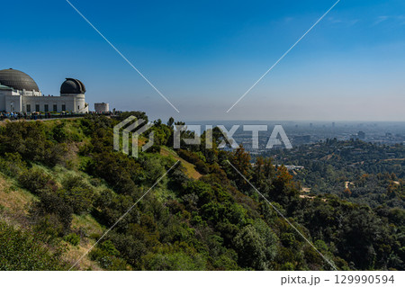 アメリカ グリフィス天文台から望むロサンゼルスのダウンタウンの街並み アメリカ グリフィス天文台から望むロサンゼルスのダウンタウンの街並み 129990594