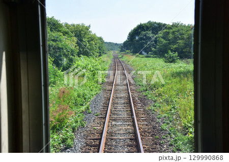 JR北海道、根室本線の落石駅から厚床駅までの車窓風景 129990868