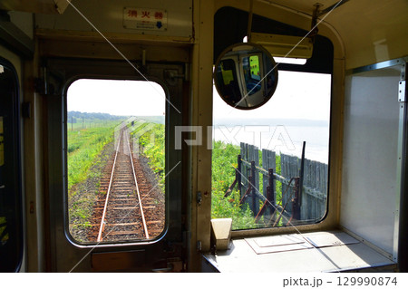 JR北海道、根室本線の落石駅から厚床駅までの車窓風景 129990874