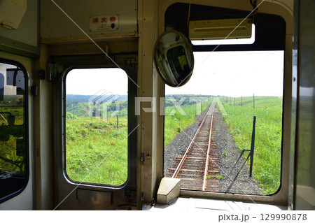 JR北海道、根室本線の落石駅から厚床駅までの車窓風景 129990878