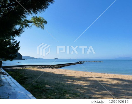 熊本県葦北町 鶴ヶ浜海水浴場の風景 熊本県葦北町 鶴ヶ浜海水浴場の風景 129992613