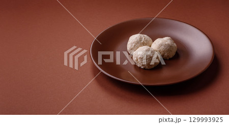 Chicken meatballs, cutlets steamed with salt and spices, a healthy meal 129993925