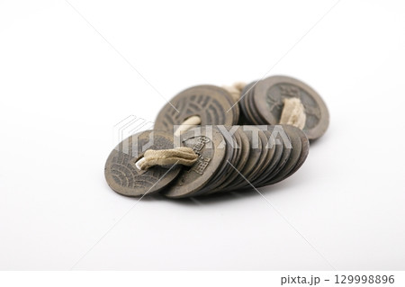 古銭の寛永通宝　江戸時代の貨幣通貨 129998896