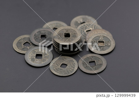 古銭の寛永通宝　江戸時代の貨幣通貨 129999439