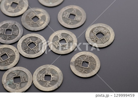 古銭の寛永通宝　江戸時代の貨幣通貨 129999459