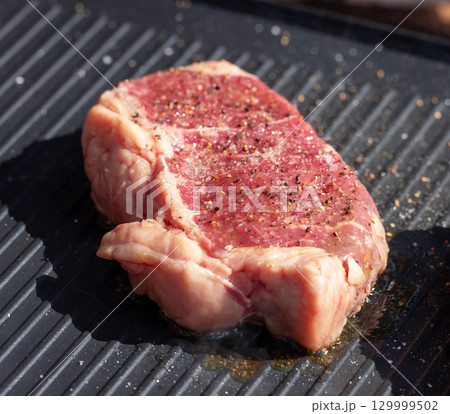 fresh raw steak fresh raw steak 129999502