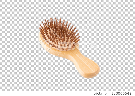 透明背景（png）に竹製のヘアブラシ 130000542