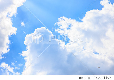 青空と白い雲 130001197