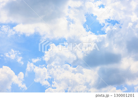 青空と白い雲 130001201