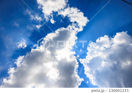 青空と白い雲 青空と白い雲 130001233