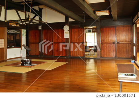 白馬村青鬼集落「お善鬼の館」の内部 白馬村青鬼集落「お善鬼の館」の内部 130001571