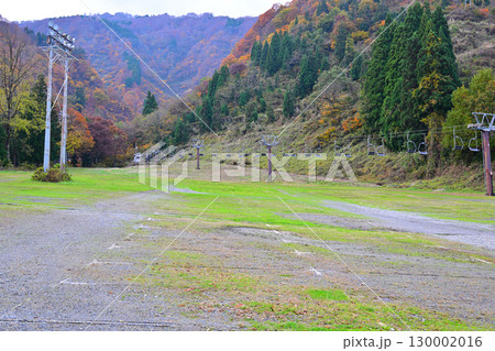 湯沢高原ロープウエイ乗り場付近の紅葉　　 130002016