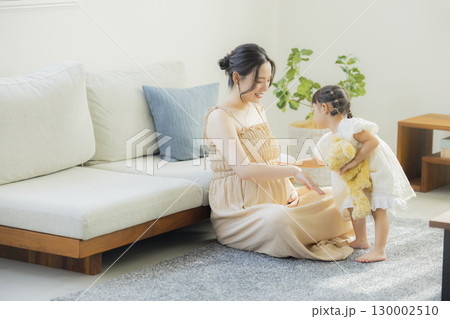 リビングのファミリー 130002510